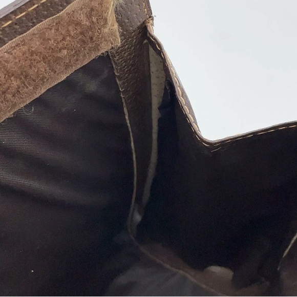 Authentic Vintage Gucci Clutch. Fair condition - Picture 8 of 11